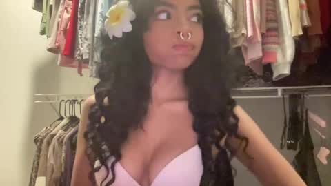 Snapshot of kittygirl70 chatting on November 2025 08:24:01 AM kittygirl70 online show from November 2025 08:24:01 AM