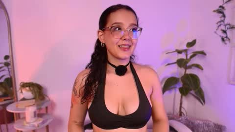 Sophie online show from November 2025 10:31:02 PM