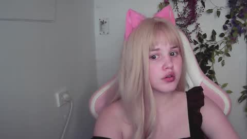 Snapshot of kittysouffle chatting on December 2024 11:49:02 AM KItty Souffle online show from December 2024 11:49:02 AM