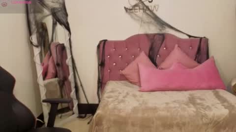 Snapshot of kittystar_tay chatting on October 2025 11:40:01 AM Kitty online show from October 2025 11:40:01 AM