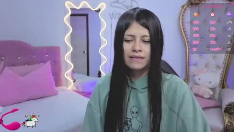 Snapshot of kittystar_tay chatting on November 2025 11:43:02 AM Kitty online show from November 2025 11:43:02 AM