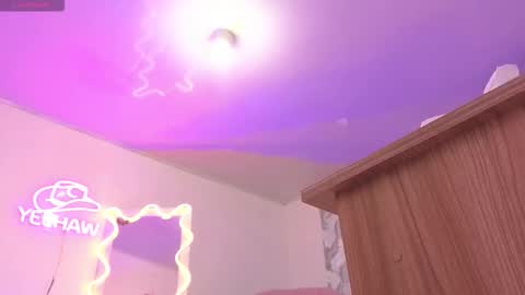 Snapshot of kittystar_tay chatting on November 2025 11:34:02 AM Kitty online show from November 2025 11:34:02 AM