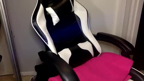 Snapshot of kittysub6969 chatting on November 2025 03:06:01 AM Kitty Sub online show from November 2025 03:06:01 AM