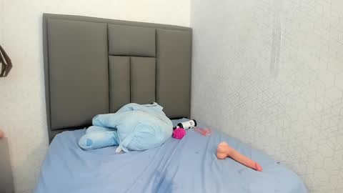  K I T T  Y  online show from March 2025 01:16:02 AM