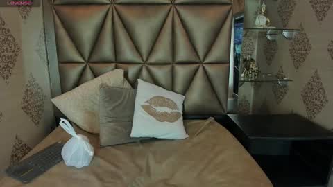 kittyvelvet_ online show from March 2025 06:08:02 PM