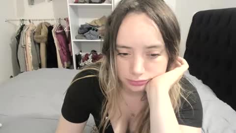 kittywantslove23 online show from October 2025 11:06:02 PM