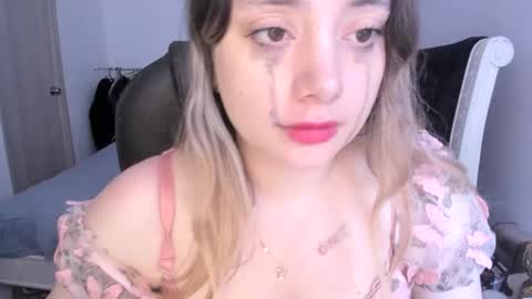 kittywantslove23 online show from October 2025 08:42:01 PM