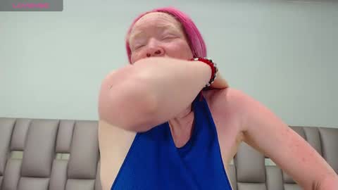 kittywhiteass online show from November 2025 02:34:01 AM