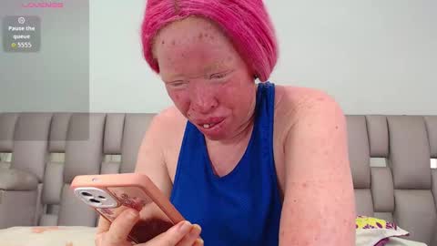 kittywhiteass online show from November 2025 02:39:02 PM