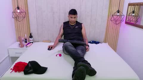 Luisa y Jairo online show from November 2025 12:27:02 PM