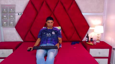 Luisa y Jairo online show from November 2025 12:38:01 PM