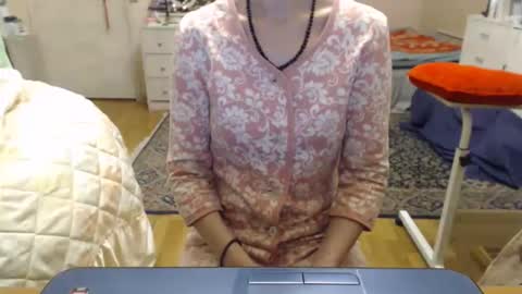Snapshot of kiuminberry chatting on November 2025 05:36:02 PM KiuminBerry online show from November 2025 05:36:02 PM