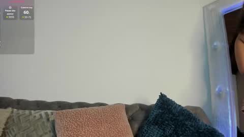 Snapshot of kiut_lili18 chatting on December 2025 08:15:01 PM Lili online show from December 2025 08:15:01 PM