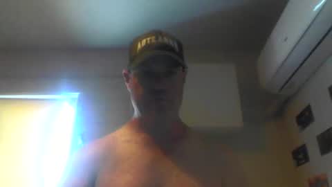 kiwiguy19773 online show from February 2025 11:36:02 PM