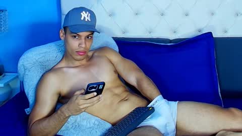 klaton__ online show from March 2026 06:11:02 PM