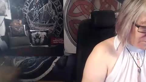 Michelle online show from October 2025 04:40:02 AM