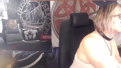 Michelle online show from November 2025 07:52:02 AM