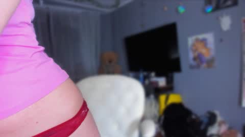 Snapshot of klementinagirl chatting on May 2026 09:10:02 PM Klementinafanslyklementina6661 online show from May 2026 09:10:02 PM
