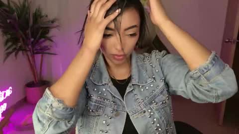 Christina online show from October 2025 03:32:02 PM