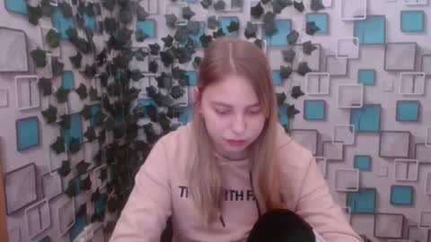 Snapshot of klerkarina chatting on December 2024 05:59:02 AM klerkarina online show from December 2024 05:59:02 AM