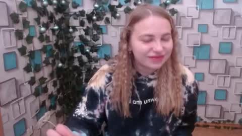 Snapshot of klerkarina chatting on December 2024 06:11:02 AM klerkarina online show from December 2024 06:11:02 AM