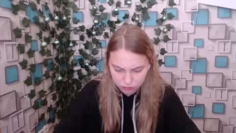 Snapshot of klerkarina chatting on December 2024 09:39:02 AM klerkarina online show from December 2024 09:39:02 AM