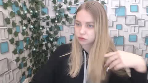 Snapshot of klerkarina chatting on January 2025 05:58:02 AM klerkarina online show from January 2025 05:58:02 AM
