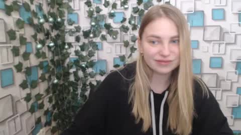 Snapshot of klerkarina chatting on January 2025 09:10:02 AM klerkarina online show from January 2025 09:10:02 AM