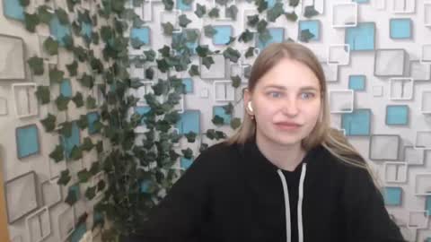 Snapshot of klerkarina chatting on February 2025 09:21:02 AM klerkarina online show from February 2025 09:21:02 AM