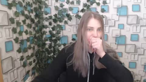 Snapshot of klerkarina chatting on February 2025 05:44:02 AM klerkarina online show from February 2025 05:44:02 AM