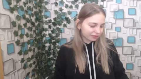 Snapshot of klerkarina chatting on March 2025 07:30:02 AM klerkarina online show from March 2025 07:30:02 AM