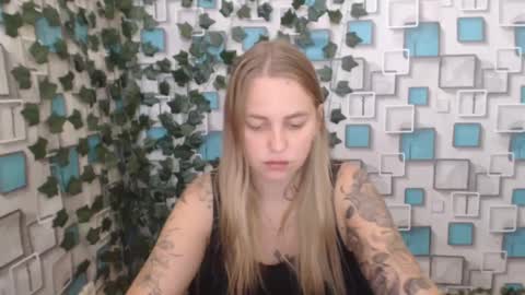 Snapshot of klerkarina chatting on September 2025 05:44:01 AM klerkarina online show from September 2025 05:44:01 AM