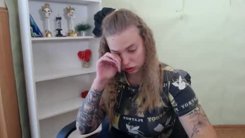Snapshot of klerkarina chatting on September 2025 05:22:01 AM klerkarina online show from September 2025 05:22:01 AM