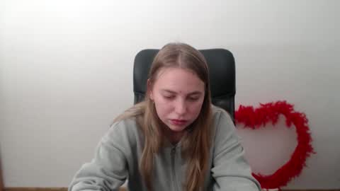 Snapshot of klerkarina chatting on October 2025 07:31:02 AM klerkarina online show from October 2025 07:31:02 AM