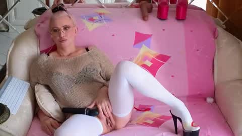 Snapshot of klitores chatting on October 2025 03:10:01 AM ALYONA online show from October 2025 03:10:01 AM