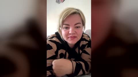 klubnichka2 online show from April 2026 03:47:01 PM