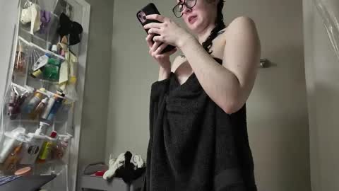 knottyrabbit online show from December 2025 01:14:01 AM