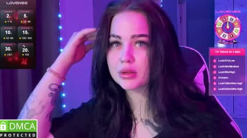 Mia online show from January 2025 07:53:01 PM