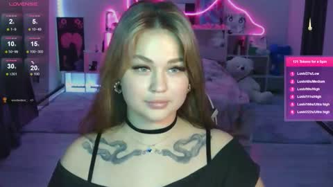 Mia online show from November 2025 03:12:01 PM