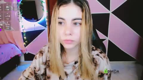 YINI online show from January 2025 12:39:02 AM