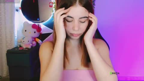 YINI online show from September 2025 02:22:01 AM