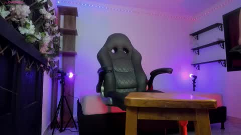 Kora Red online show from November 2025 01:37:02 PM