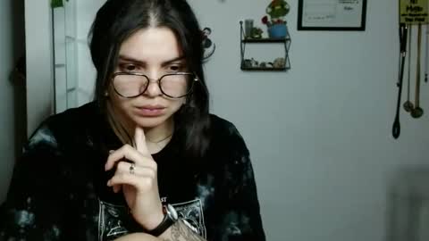 Karoll online show from September 2025 02:11:02 AM