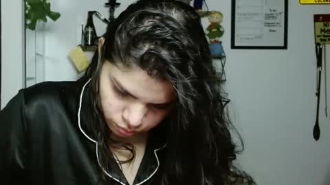 Karoll online show from October 2025 01:45:01 AM