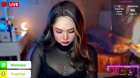 Snapshot of koreandollts chatting on October 2025 12:58:01 AM MISS ALICIA online show from October 2025 12:58:01 AM