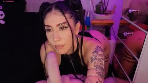 Snapshot of korolovaa chatting on October 2025 12:14:01 AM korolova online show from October 2025 12:14:01 AM