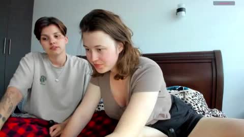 Twiix online show from February 2025 11:26:02 PM