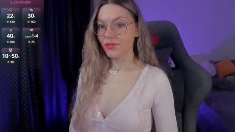 Snapshot of koza_dereza_ chatting on November 2025 10:19:01 AM Jess online show from November 2025 10:19:01 AM