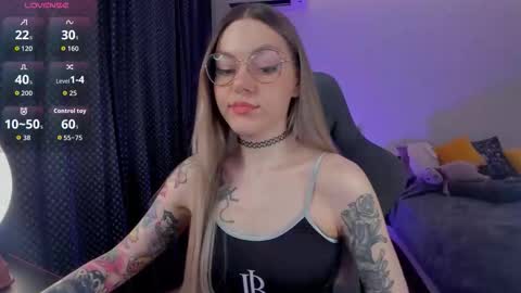 Snapshot of koza_dereza_ chatting on December 2025 10:09:01 AM Jess online show from December 2025 10:09:01 AM