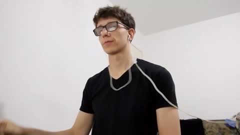 Facu online show from December 2024 11:30:02 AM